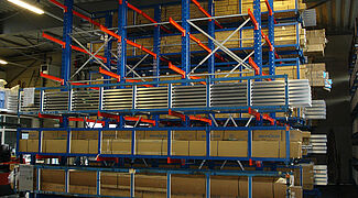 Mobile cantilever racking system